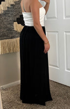 Load image into Gallery viewer, Moment To Memory - Maxi dress