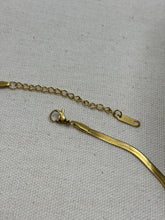 Load image into Gallery viewer, Herringbone Chain Necklace