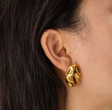 Load image into Gallery viewer, Ofelia Earrings in Gold