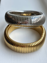 Load image into Gallery viewer, Aura Bracelet in Gold
