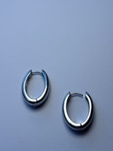 Load image into Gallery viewer, Comfortable Every Day - Hoops
