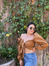 Load image into Gallery viewer, Victoria Top in Camel
