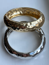 Load image into Gallery viewer, Akari Bracelet in Gold
