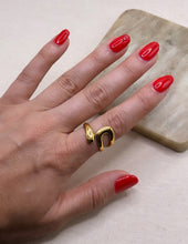 Load image into Gallery viewer, Focused on my path - Ring in Gold
