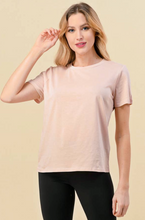 Load image into Gallery viewer, Stepping up - Basic Top in light pink
