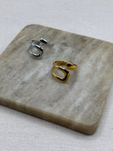Load image into Gallery viewer, Focused on my path - Ring in Gold
