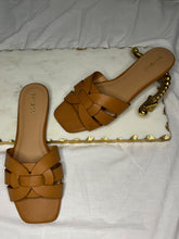 Load image into Gallery viewer, Alaina - Camel Sandals
