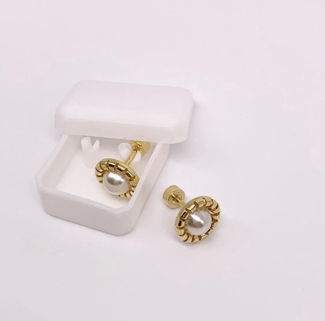 Pearl - Stud Earrings